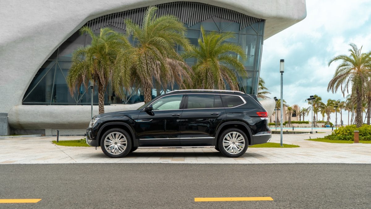Volkswagen Teramont President màu đen, mẫu SUV 7 chỗ cao cấp với thiết kế sang trọng, không gian rộng rãi và công nghệ an toàn hiện đại tại Volkswagen Phú Mỹ Hưng.