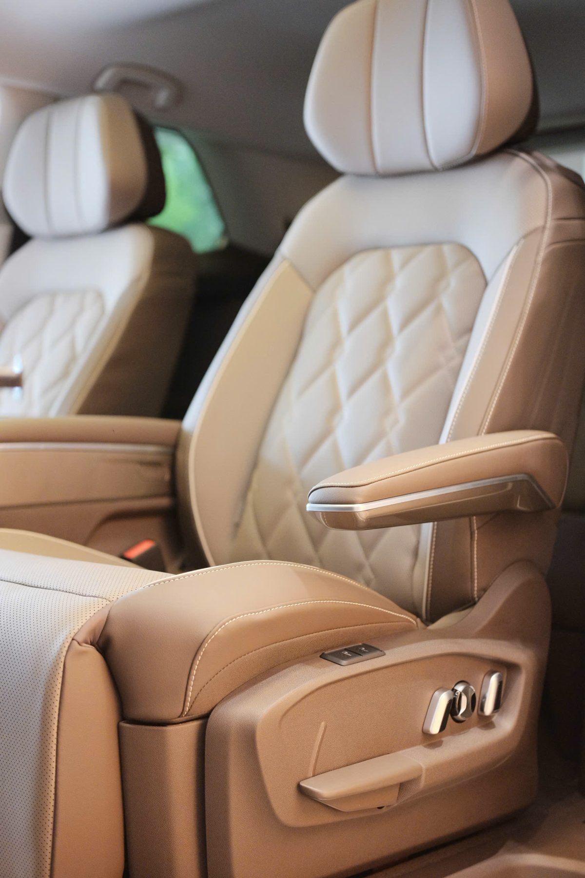 Không gian hàng ghế thứ hai Volkswagen Viloran