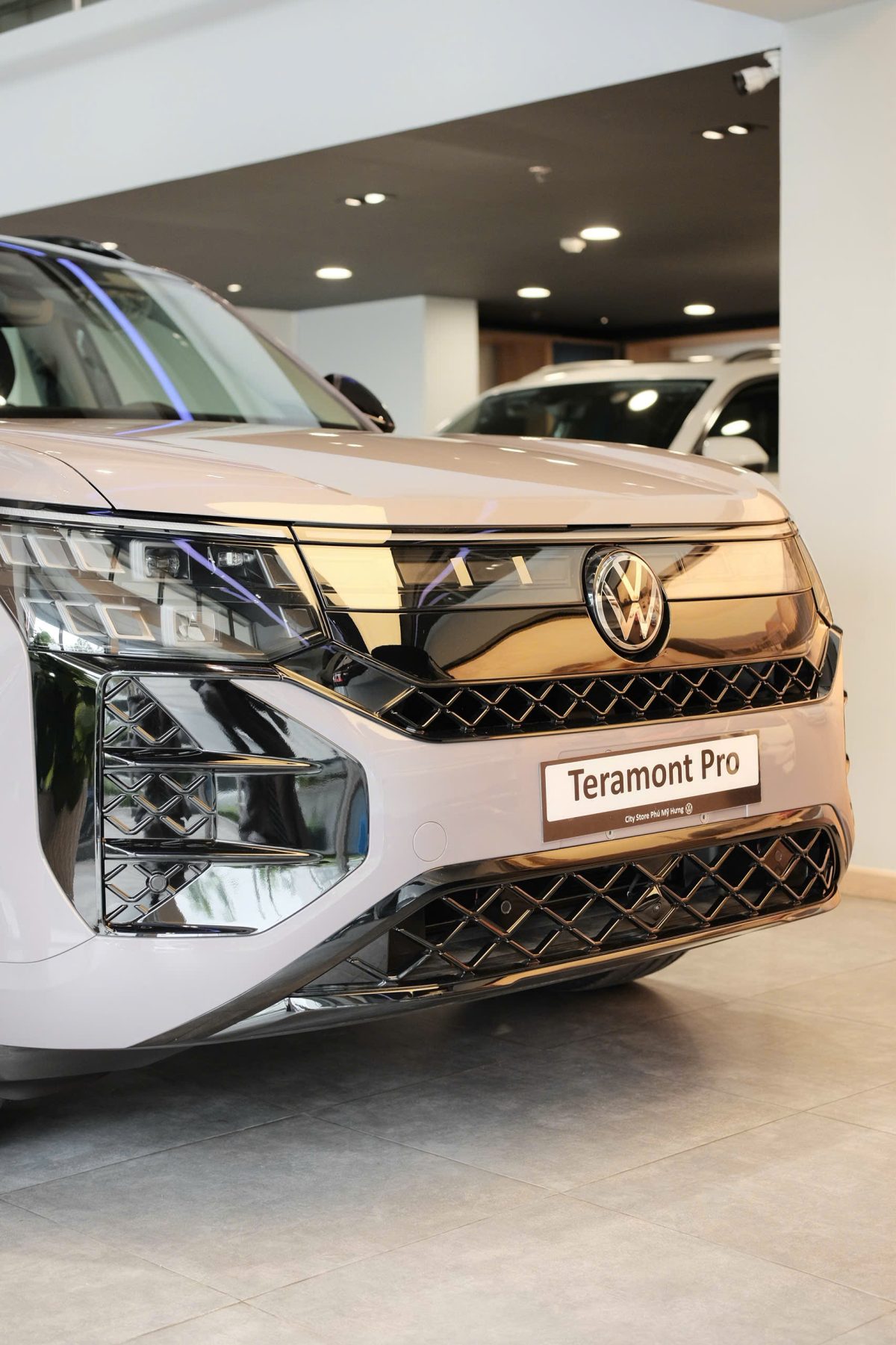 Các dòng xe trưng bày tại Volkswagen Phú Mỹ Hưng trong ngày chụp.